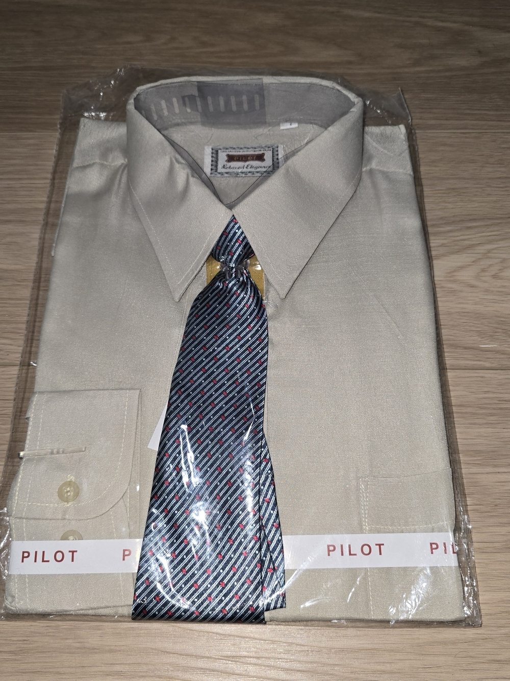 NWT Pilot Men's Dress Shirt & Tie Set Beige Tan Long Sleeve Size 15.5 Business